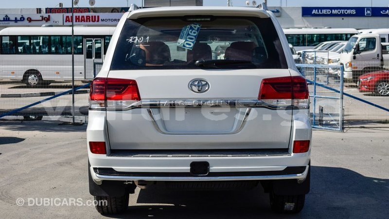 Big with watermark toyota land cruiser estuaire import dubai 5116