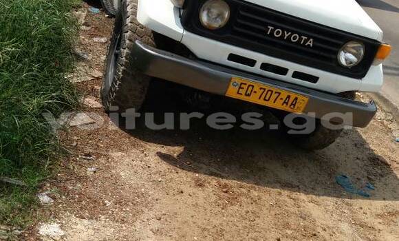Acheter Occasion Voiture Toyota Land Cruiser Blanc à Libreville au Estuaire Acheter Occasion Voiture Toyota Land Cruiser Blanc à Libreville au Estuaire