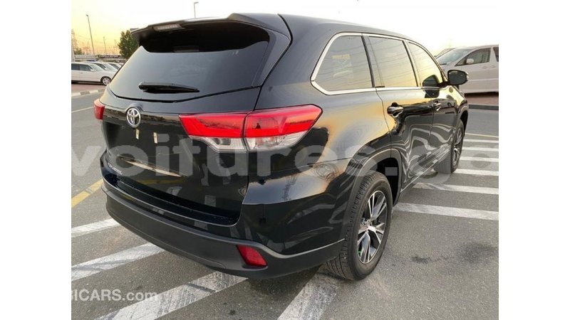 Big with watermark toyota highlander estuaire import dubai 5122