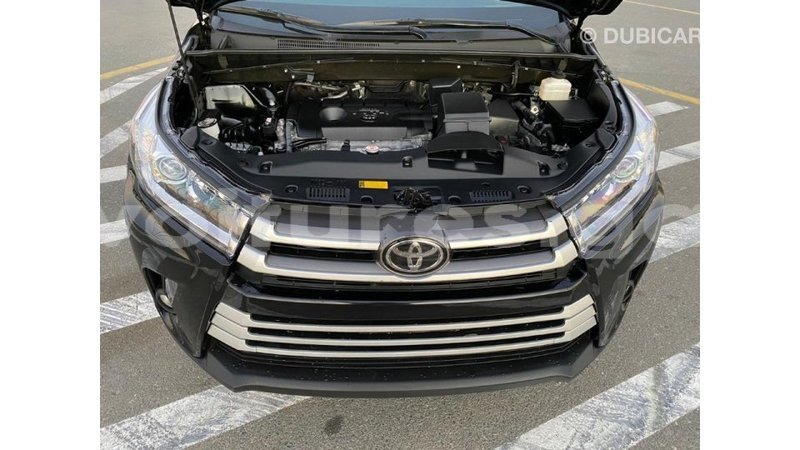 Big with watermark toyota highlander estuaire import dubai 5122