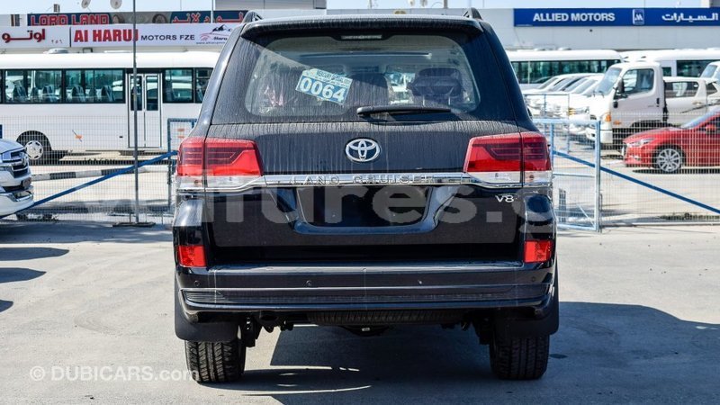 Big with watermark toyota land cruiser estuaire import dubai 5123