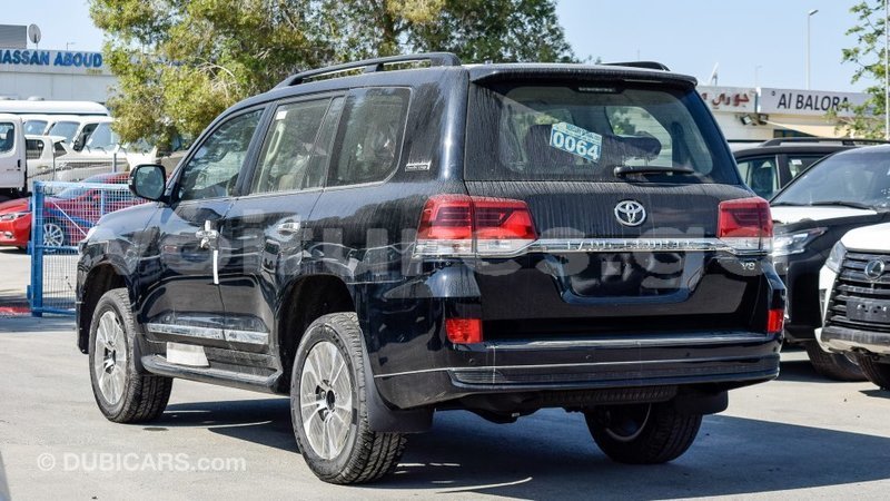 Big with watermark toyota land cruiser estuaire import dubai 5123