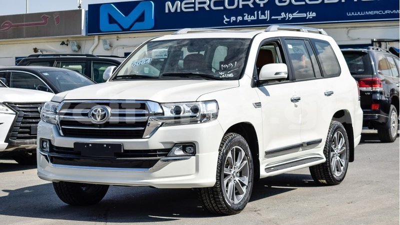 Big with watermark toyota land cruiser estuaire import dubai 5125