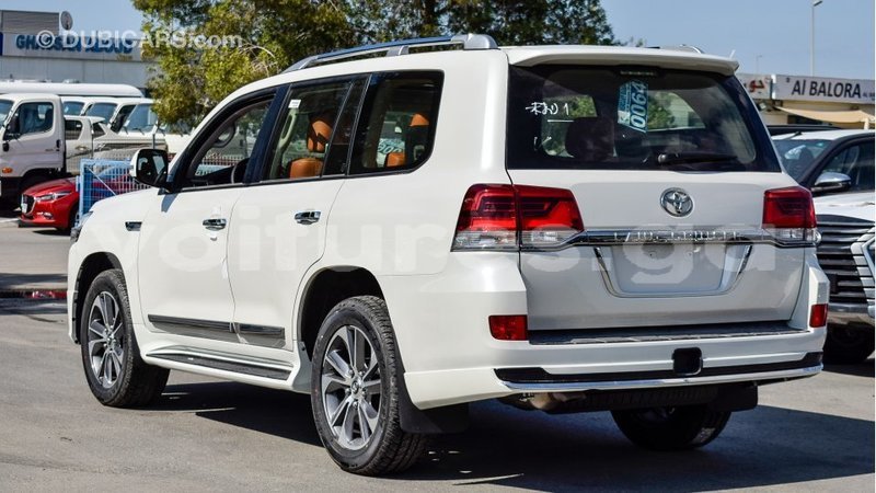 Big with watermark toyota land cruiser estuaire import dubai 5125