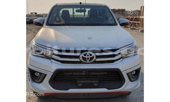 Acheter Import Voiture Toyota Hilux Blanc à Import - Dubai, Estuaire Acheter Import Voiture Toyota Hilux Blanc à Import - Dubai, Estuaire