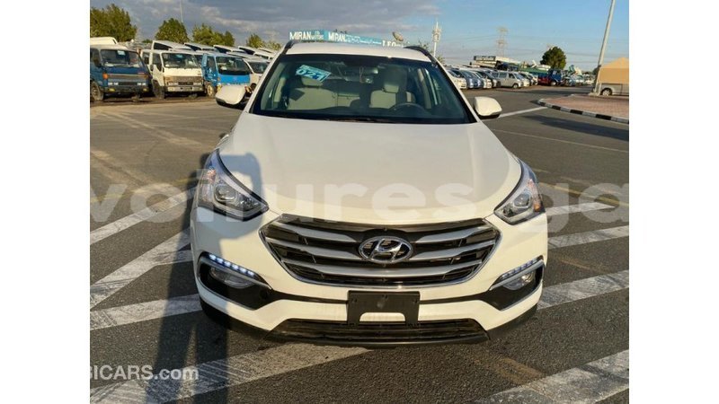 Big with watermark hyundai santa fe estuaire import dubai 5127