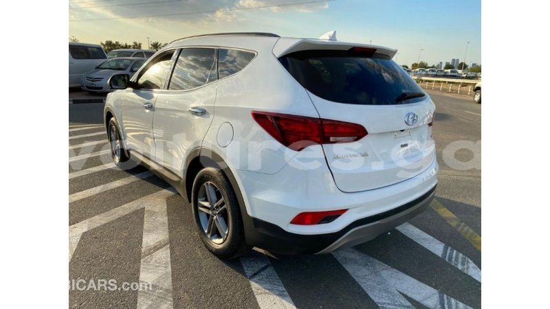 Big with watermark hyundai santa fe estuaire import dubai 5127