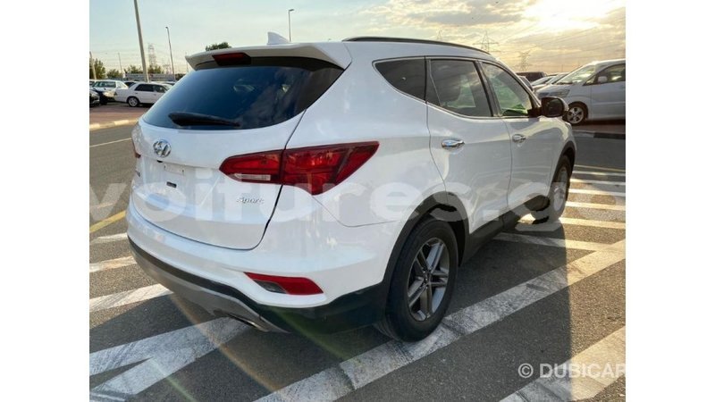 Big with watermark hyundai santa fe estuaire import dubai 5127