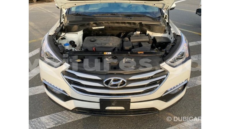 Big with watermark hyundai santa fe estuaire import dubai 5127