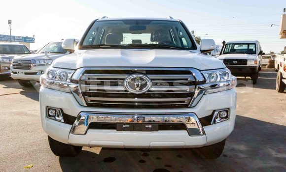 Acheter Neuf Voiture Toyota Land Cruiser Blanc à Port-Gentil au Ogooué-Maritime Acheter Neuf Voiture Toyota Land Cruiser Blanc à Port-Gentil au Ogooué-Maritime