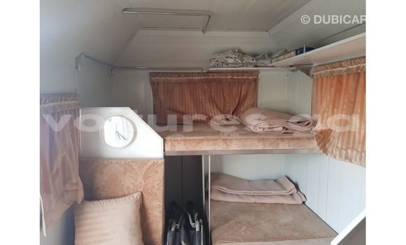 Acheter Import Voiture Kia Carens Blanc à Import - Dubai, Estuaire Acheter Import Voiture Kia Carens Blanc à Import - Dubai, Estuaire