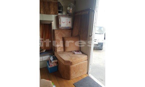 Acheter Import Voiture Kia Carens Blanc à Import - Dubai, Estuaire Acheter Import Voiture Kia Carens Blanc à Import - Dubai, Estuaire