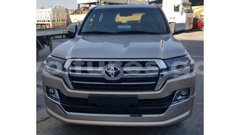 Big with watermark toyota land cruiser estuaire import dubai 5131