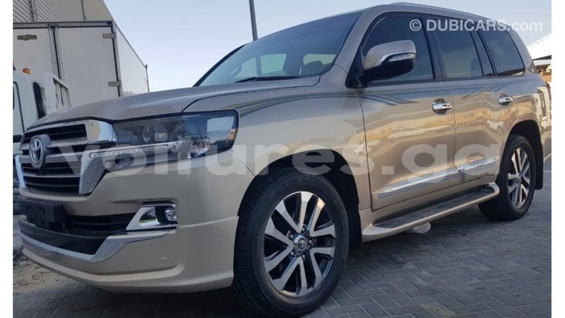 Big with watermark toyota land cruiser estuaire import dubai 5131