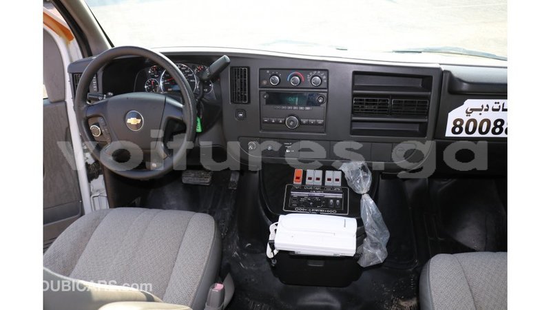 Big with watermark chevrolet express estuaire import dubai 5135