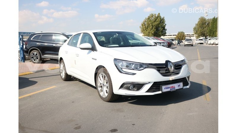 Big with watermark renault megane estuaire import dubai 5136