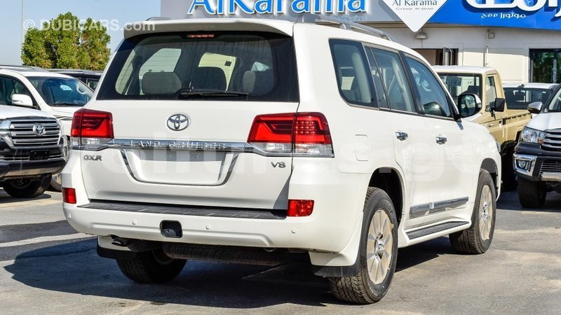 Big with watermark toyota land cruiser estuaire import dubai 5139