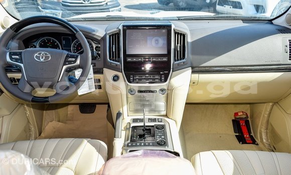 Acheter Import Voiture Toyota Land Cruiser Noir à Import - Dubai, Estuaire Acheter Import Voiture Toyota Land Cruiser Noir à Import - Dubai, Estuaire