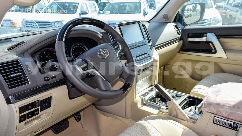 Big with watermark toyota land cruiser estuaire import dubai 5140