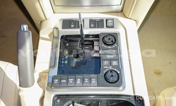 Acheter Import Voiture Toyota Land Cruiser Noir à Import - Dubai, Estuaire Acheter Import Voiture Toyota Land Cruiser Noir à Import - Dubai, Estuaire