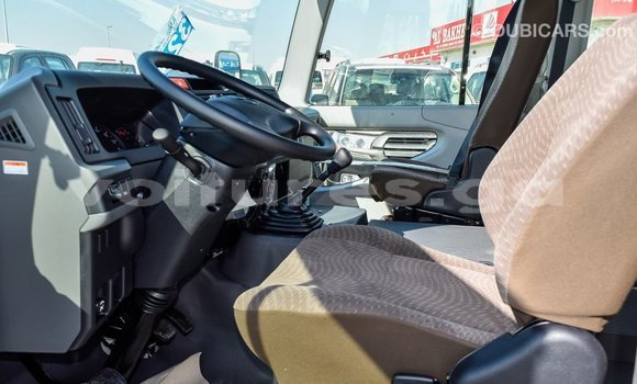 Acheter Import Voiture Toyota Coaster Blanc à Import - Dubai, Estuaire Acheter Import Voiture Toyota Coaster Blanc à Import - Dubai, Estuaire