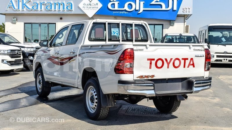 Big with watermark toyota hilux estuaire import dubai 5142