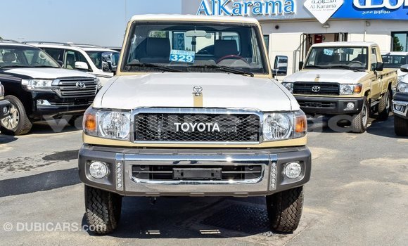 Acheter Import Voiture Toyota Land Cruiser Beige à Import - Dubai, Estuaire Acheter Import Voiture Toyota Land Cruiser Beige à Import - Dubai, Estuaire
