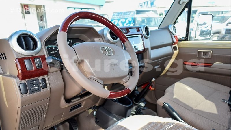 Big with watermark toyota land cruiser estuaire import dubai 5143