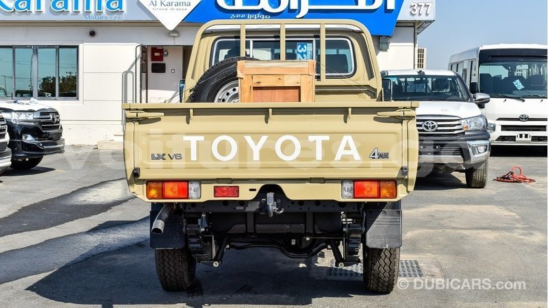 Big with watermark toyota land cruiser estuaire import dubai 5143