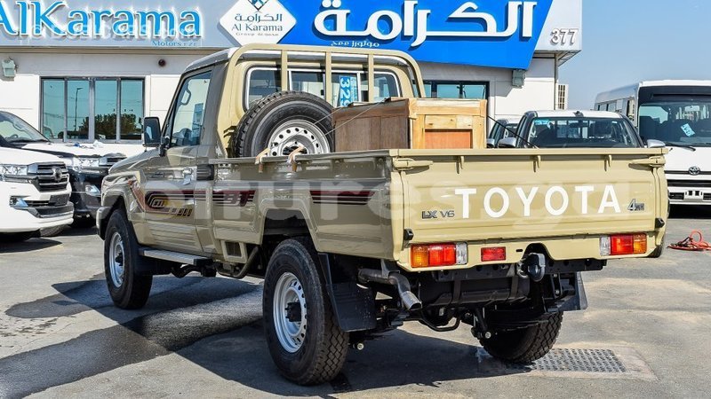 Big with watermark toyota land cruiser estuaire import dubai 5143