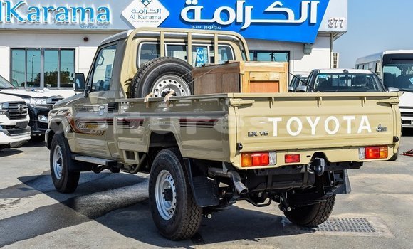 Acheter Import Voiture Toyota Land Cruiser Beige à Import - Dubai, Estuaire Acheter Import Voiture Toyota Land Cruiser Beige à Import - Dubai, Estuaire