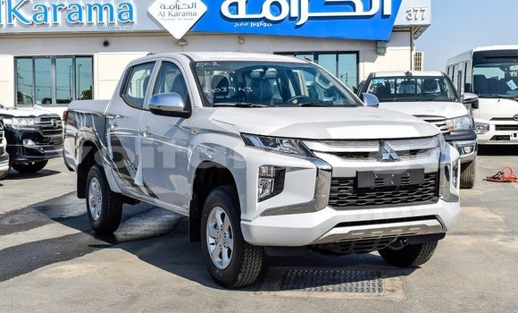 Acheter Import Voiture Mitsubishi L200 Blanc à Import - Dubai, Estuaire Acheter Import Voiture Mitsubishi L200 Blanc à Import - Dubai, Estuaire