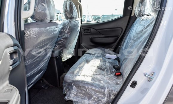 Acheter Import Voiture Mitsubishi L200 Blanc à Import - Dubai, Estuaire Acheter Import Voiture Mitsubishi L200 Blanc à Import - Dubai, Estuaire