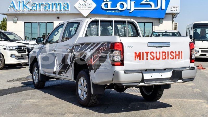 Big with watermark mitsubishi l200 estuaire import dubai 5144