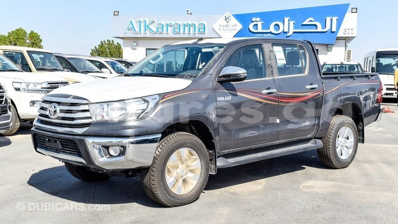 Big with watermark toyota hilux estuaire import dubai 5145