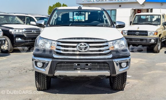 Acheter Import Voiture Toyota Hilux Noir à Import - Dubai, Estuaire Acheter Import Voiture Toyota Hilux Noir à Import - Dubai, Estuaire