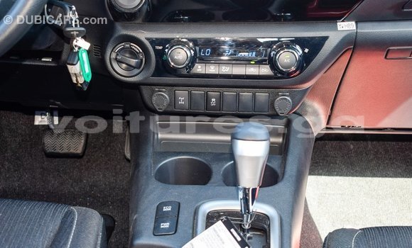 Acheter Import Voiture Toyota Hilux Noir à Import - Dubai, Estuaire Acheter Import Voiture Toyota Hilux Noir à Import - Dubai, Estuaire