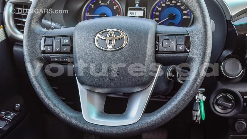 Big with watermark toyota hilux estuaire import dubai 5146