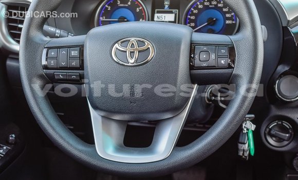 Acheter Import Voiture Toyota Hilux Noir à Import - Dubai, Estuaire Acheter Import Voiture Toyota Hilux Noir à Import - Dubai, Estuaire