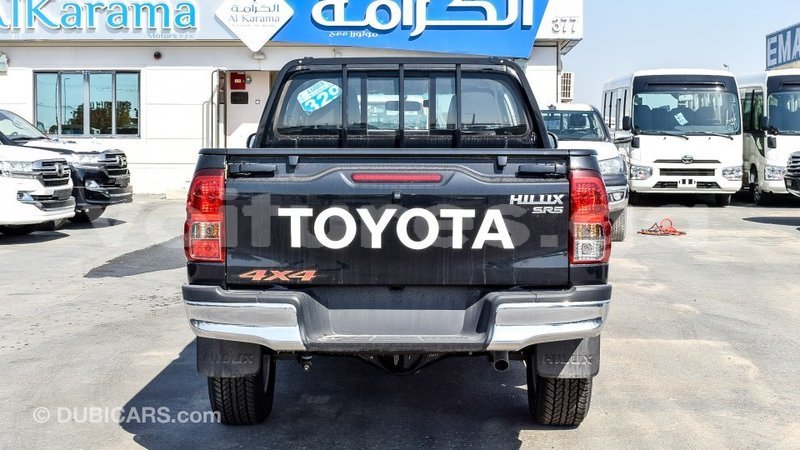 Big with watermark toyota hilux estuaire import dubai 5146