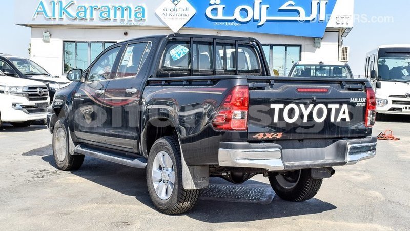 Big with watermark toyota hilux estuaire import dubai 5146