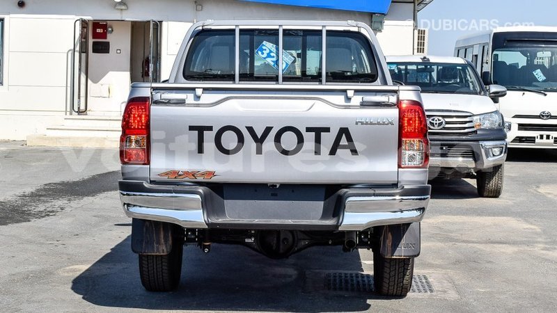 Big with watermark toyota hilux estuaire import dubai 5147