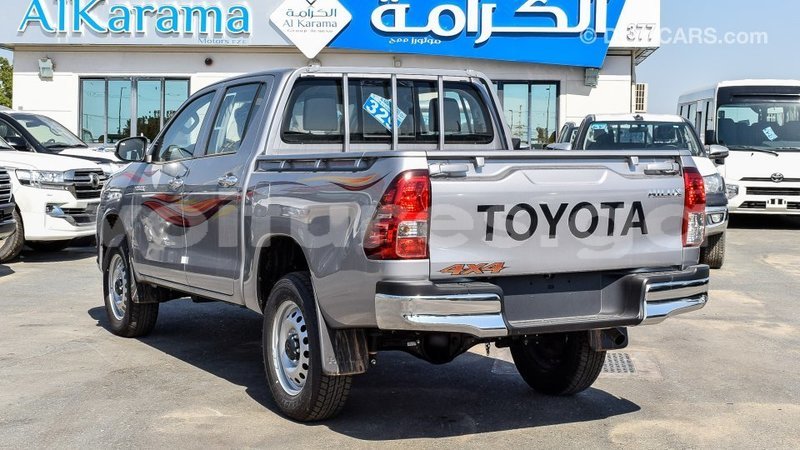 Big with watermark toyota hilux estuaire import dubai 5147