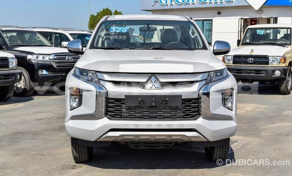 Acheter Import Voiture Mitsubishi L200 Blanc à Import - Dubai, Estuaire Acheter Import Voiture Mitsubishi L200 Blanc à Import - Dubai, Estuaire