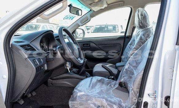 Acheter Import Voiture Mitsubishi L200 Blanc à Import - Dubai, Estuaire Acheter Import Voiture Mitsubishi L200 Blanc à Import - Dubai, Estuaire