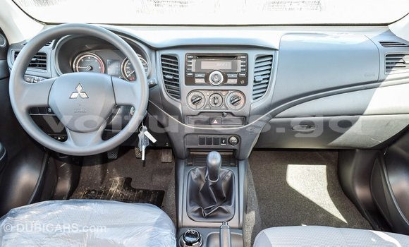 Acheter Import Voiture Mitsubishi L200 Blanc à Import - Dubai, Estuaire Acheter Import Voiture Mitsubishi L200 Blanc à Import - Dubai, Estuaire