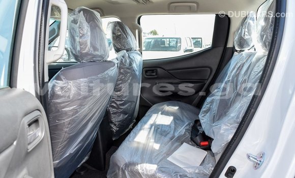 Acheter Import Voiture Mitsubishi L200 Blanc à Import - Dubai, Estuaire Acheter Import Voiture Mitsubishi L200 Blanc à Import - Dubai, Estuaire