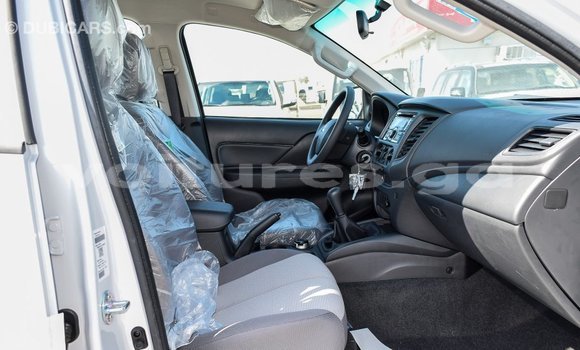 Acheter Import Voiture Mitsubishi L200 Blanc à Import - Dubai, Estuaire Acheter Import Voiture Mitsubishi L200 Blanc à Import - Dubai, Estuaire