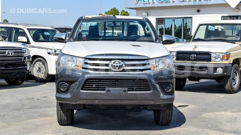 Big with watermark toyota hilux estuaire import dubai 5149