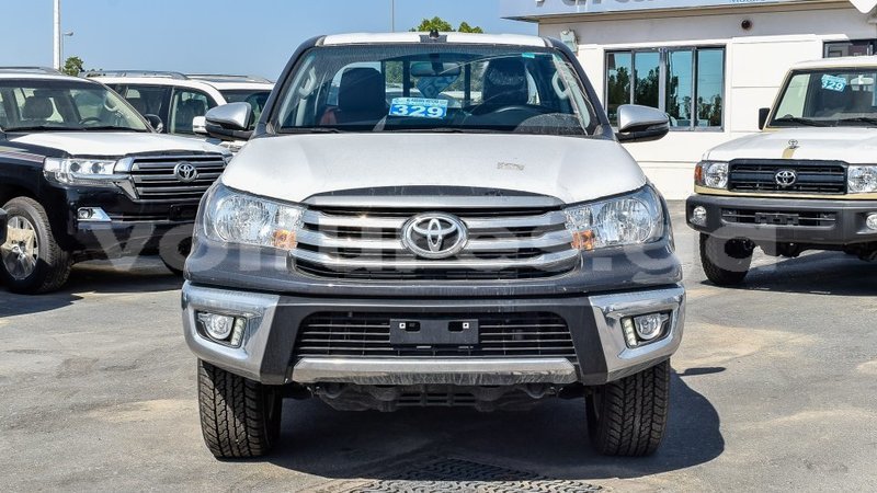 Big with watermark toyota hilux estuaire import dubai 5150